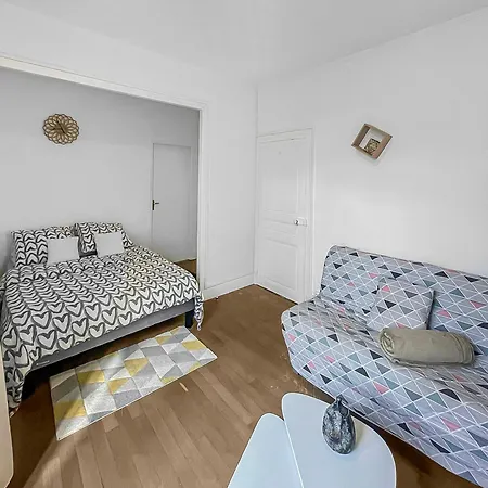 Balade A Montlucon Apartment Exterior photo