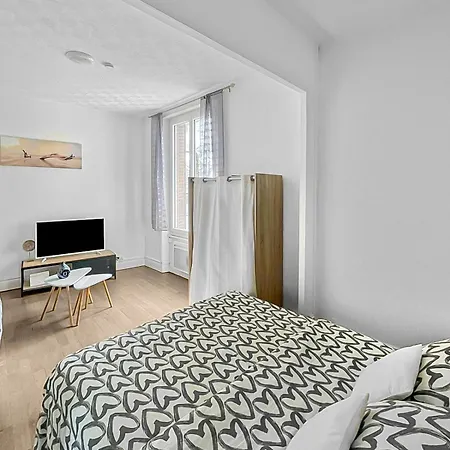 Balade A Montlucon Apartment Exterior photo